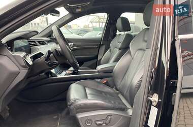 Позашляховик / Кросовер Audi e-tron 2021 в 