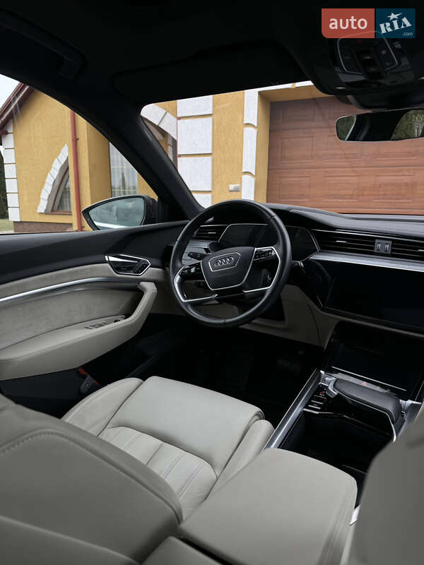 Позашляховик / Кросовер Audi e-tron 2020 в Львові