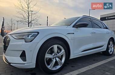 Внедорожник / Кроссовер Audi e-tron 2020 в 