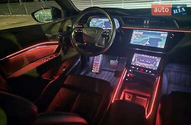 Внедорожник / Кроссовер Audi e-tron 2020 в 