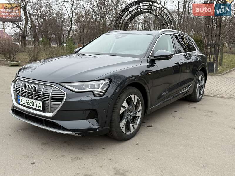 Audi e-tron 2019