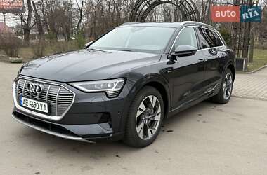 Внедорожник / Кроссовер Audi e-tron 2019 в 