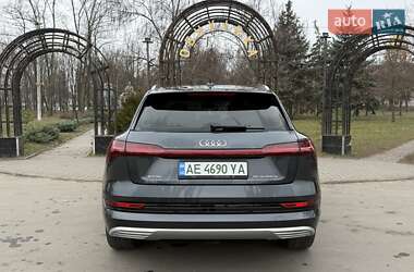 Внедорожник / Кроссовер Audi e-tron 2019 в 