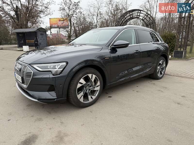 Позашляховик / Кросовер Audi e-tron 2019 в Дніпрі
