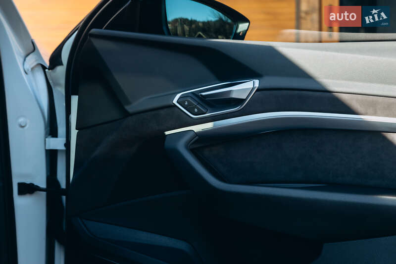 Позашляховик / Кросовер Audi e-tron 2019 в Львові