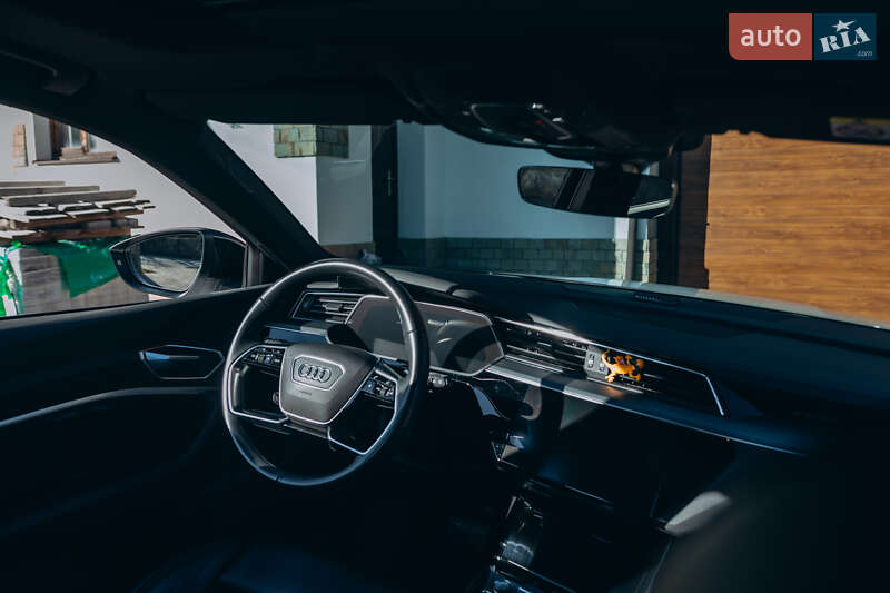 Позашляховик / Кросовер Audi e-tron 2019 в Львові