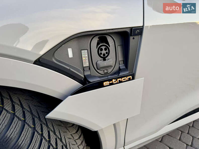 Позашляховик / Кросовер Audi e-tron 2020 в Чернівцях