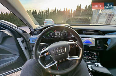Позашляховик / Кросовер Audi e-tron 2020 в 