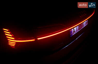 Внедорожник / Кроссовер Audi e-tron 2019 в 