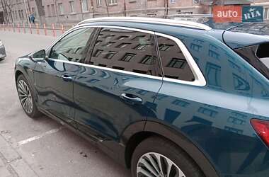 Внедорожник / Кроссовер Audi e-tron 2019 в 
