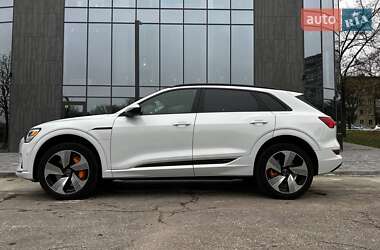 Audi e-tron 2022