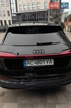 Audi e-tron 2021