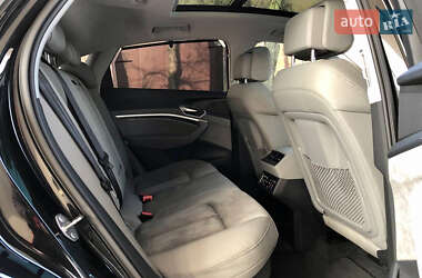 Внедорожник / Кроссовер Audi e-tron 2021 в 