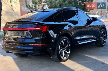 Внедорожник / Кроссовер Audi e-tron 2021 в 