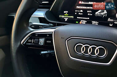Внедорожник / Кроссовер Audi e-tron 2021 в 