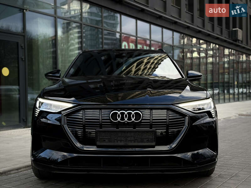 Позашляховик / Кросовер Audi e-tron 2018 в Львові фото 7 Позашляховик / Кросовер Audi e-tron 2018 в Львові