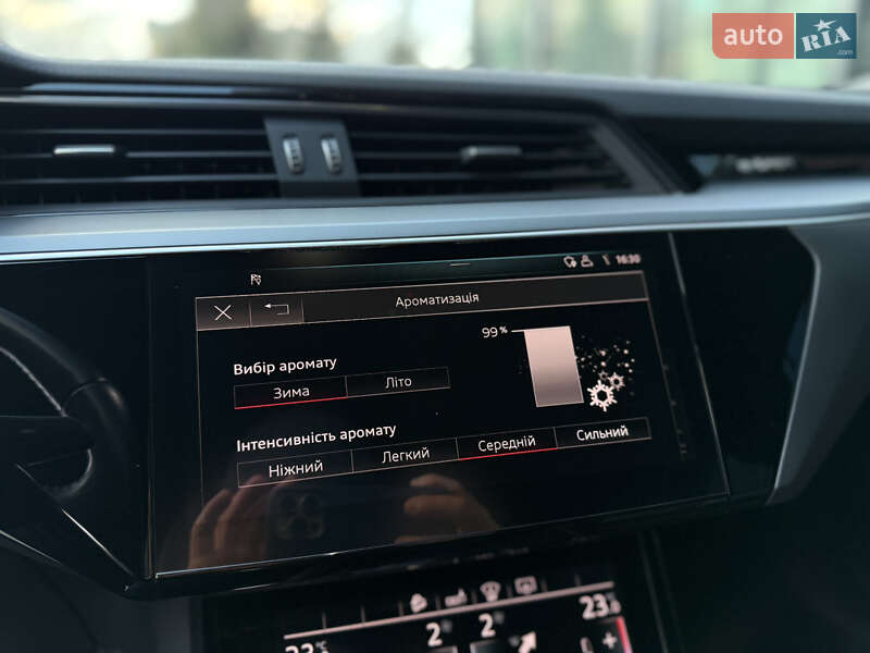 Позашляховик / Кросовер Audi e-tron 2018 в Львові фото 45 Позашляховик / Кросовер Audi e-tron 2018 в Львові