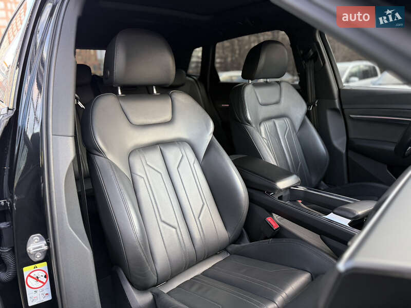 Позашляховик / Кросовер Audi e-tron 2018 в Львові фото 74 Позашляховик / Кросовер Audi e-tron 2018 в Львові