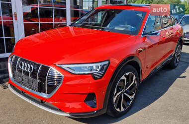Внедорожник / Кроссовер Audi e-tron 2018 в 