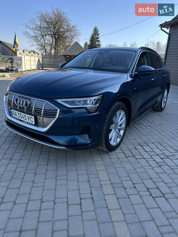 Внедорожник / Кроссовер Audi e-tron 2020 в 