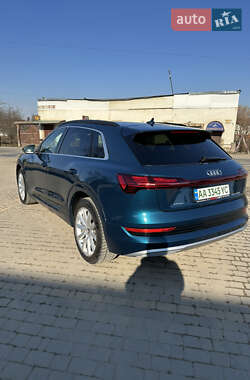 Внедорожник / Кроссовер Audi e-tron 2020 в 