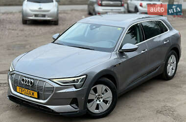 Внедорожник / Кроссовер Audi e-tron 2020 в 