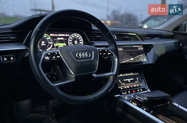 Внедорожник / Кроссовер Audi e-tron 2020 в 