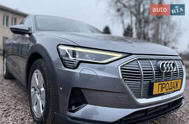 Внедорожник / Кроссовер Audi e-tron 2020 в 