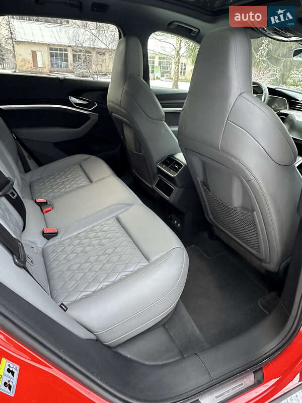 Внедорожник / Кроссовер Audi e-tron 2020 в Киеве