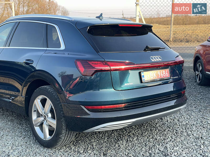 Позашляховик / Кросовер Audi e-tron 2021 в Львові