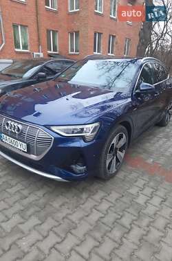 Внедорожник / Кроссовер Audi e-tron 2021 в 