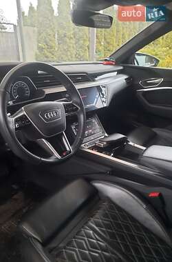 Внедорожник / Кроссовер Audi e-tron 2021 в 