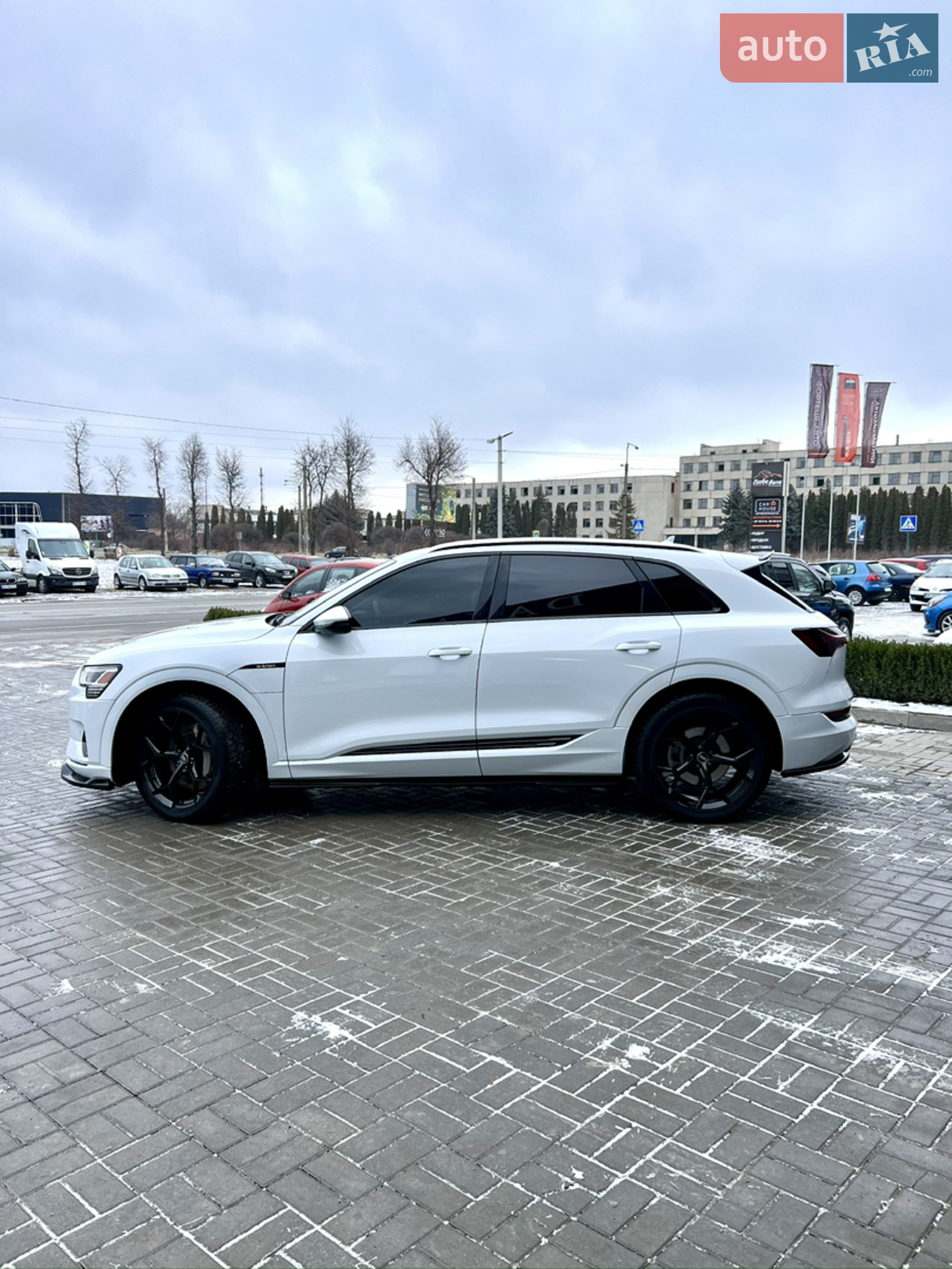 2019 Audi e-tron - мініатюра 7