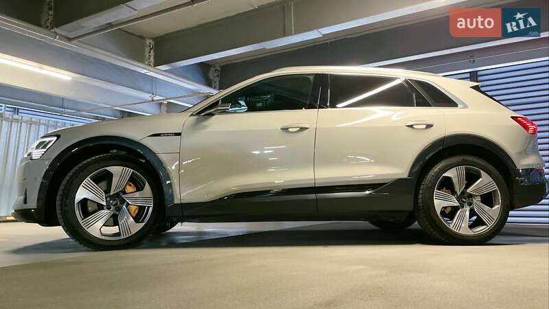 Внедорожник / Кроссовер Audi e-tron 2020 в 