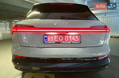 Позашляховик / Кросовер Audi e-tron 2020 в 