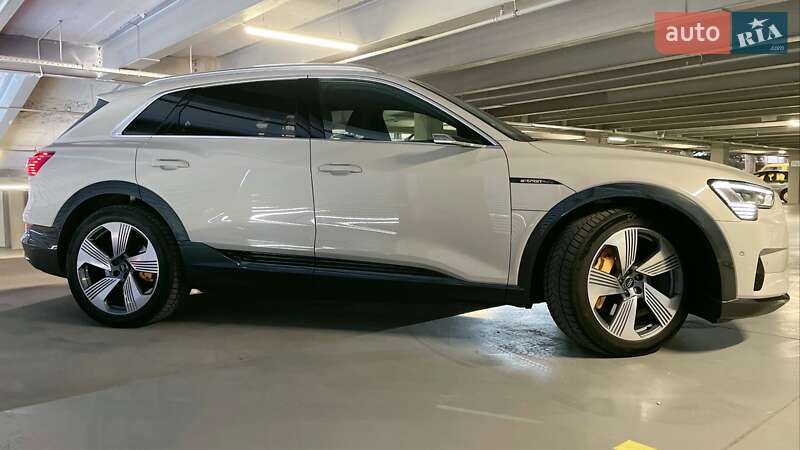Внедорожник / Кроссовер Audi e-tron 2020 в Виннице фото 32 Внедорожник / Кроссовер Audi e-tron 2020 в Виннице