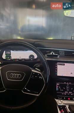Внедорожник / Кроссовер Audi e-tron 2019 в 
