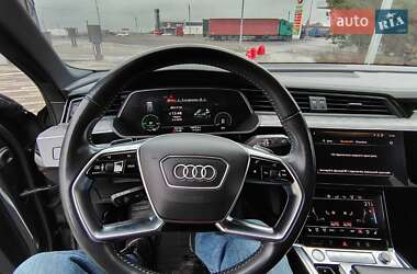Внедорожник / Кроссовер Audi e-tron 2019 в 