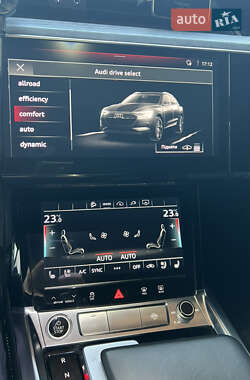 Внедорожник / Кроссовер Audi e-tron 2021 в 
