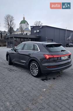 Внедорожник / Кроссовер Audi e-tron 2019 в 