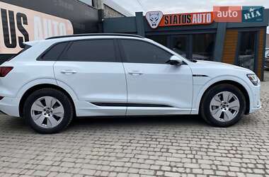 Внедорожник / Кроссовер Audi e-tron 2021 в 