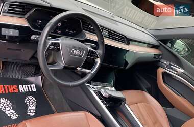 Внедорожник / Кроссовер Audi e-tron 2021 в 