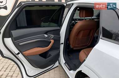 Внедорожник / Кроссовер Audi e-tron 2021 в 