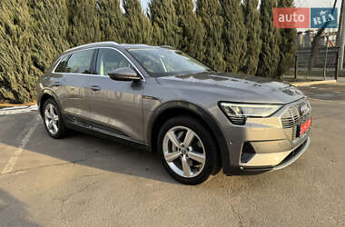 Внедорожник / Кроссовер Audi e-tron 2019 в 