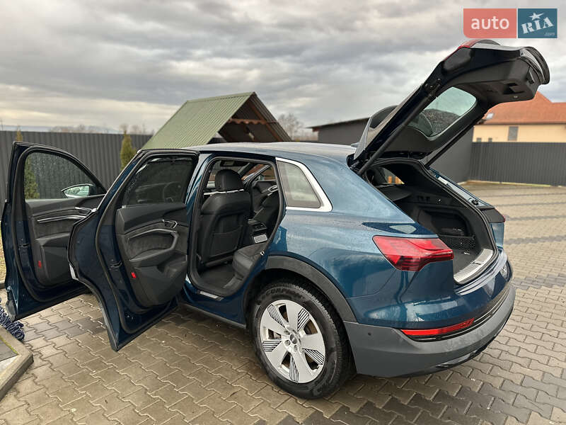 Внедорожник / Кроссовер Audi e-tron 2019 в Иршаве