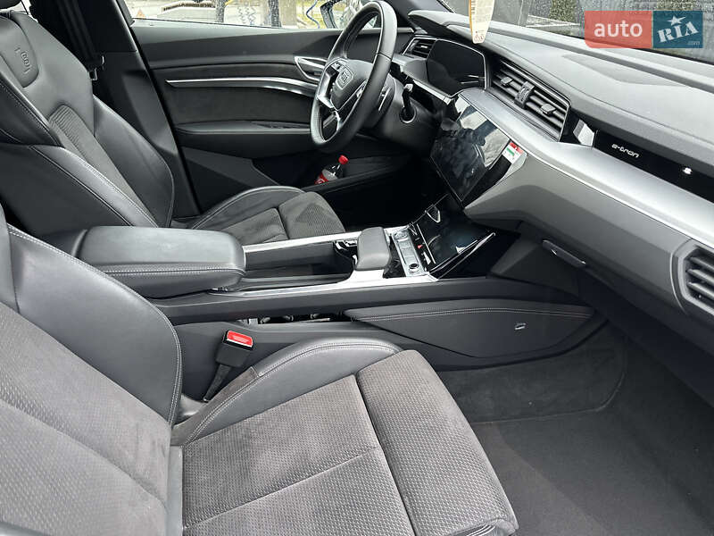 Внедорожник / Кроссовер Audi e-tron 2019 в Иршаве