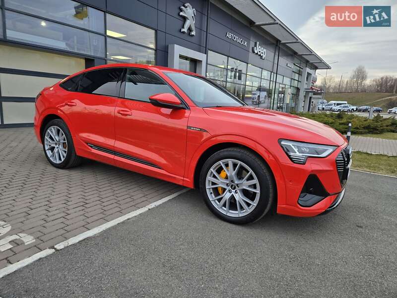 Позашляховик / Кросовер Audi e-tron 2021 в Києві