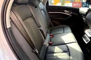 Внедорожник / Кроссовер Audi e-tron 2021 в 