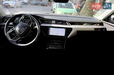 Внедорожник / Кроссовер Audi e-tron 2021 в 