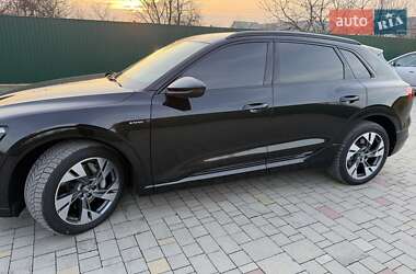 Внедорожник / Кроссовер Audi e-tron 2020 в 